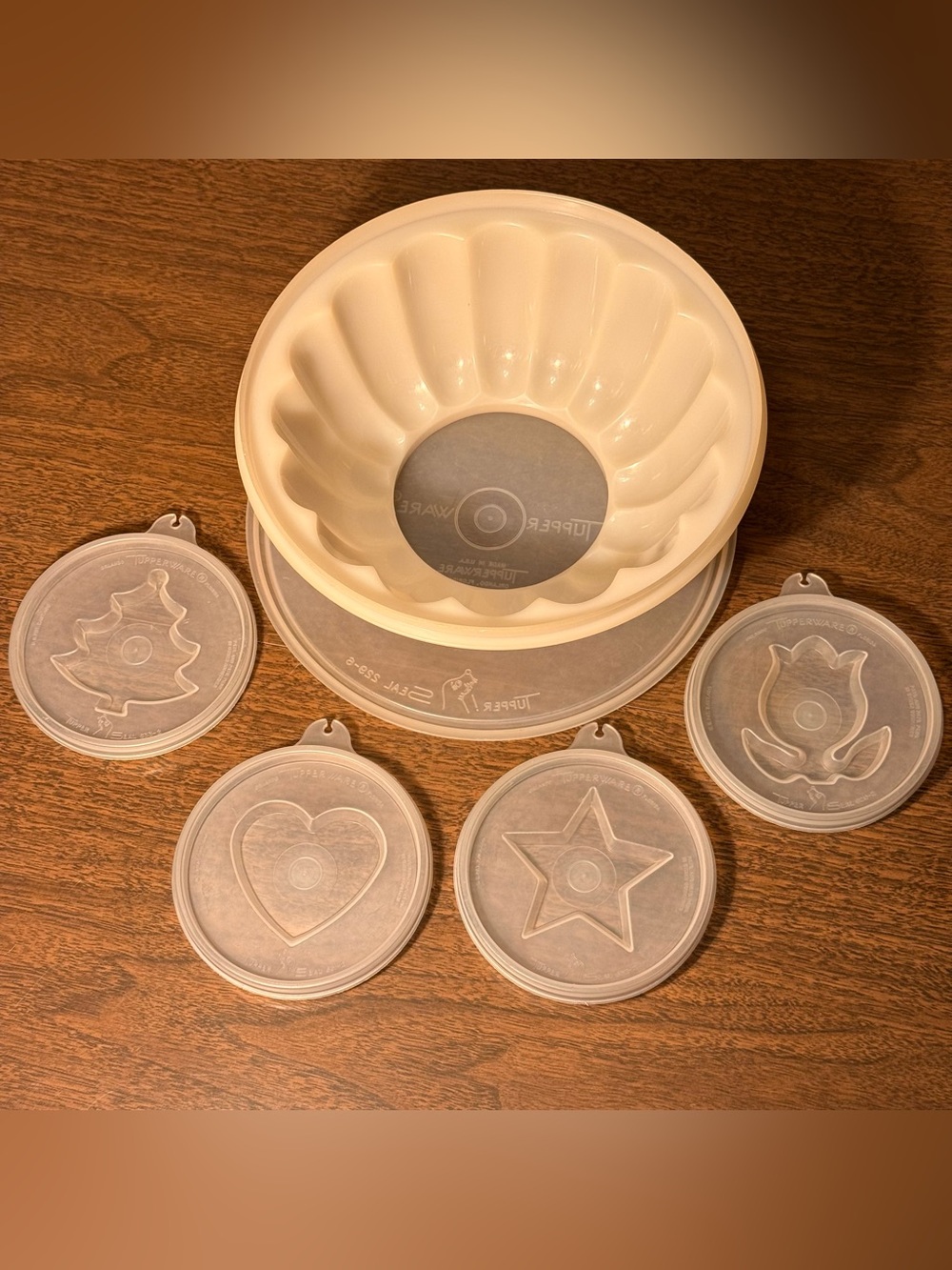 Vintage Tupperware Jel-N-Serve Mold w/ALL 4 Seasonal Shape Molds & Lid #616 NICE